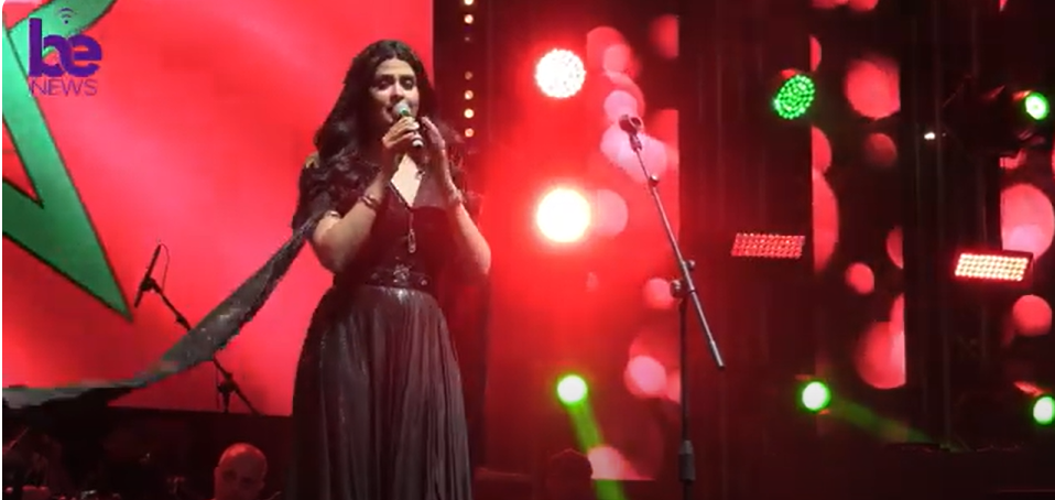 دخول الفنانة “سلمى رشيد ” على إيقاع النشيد الوطني
