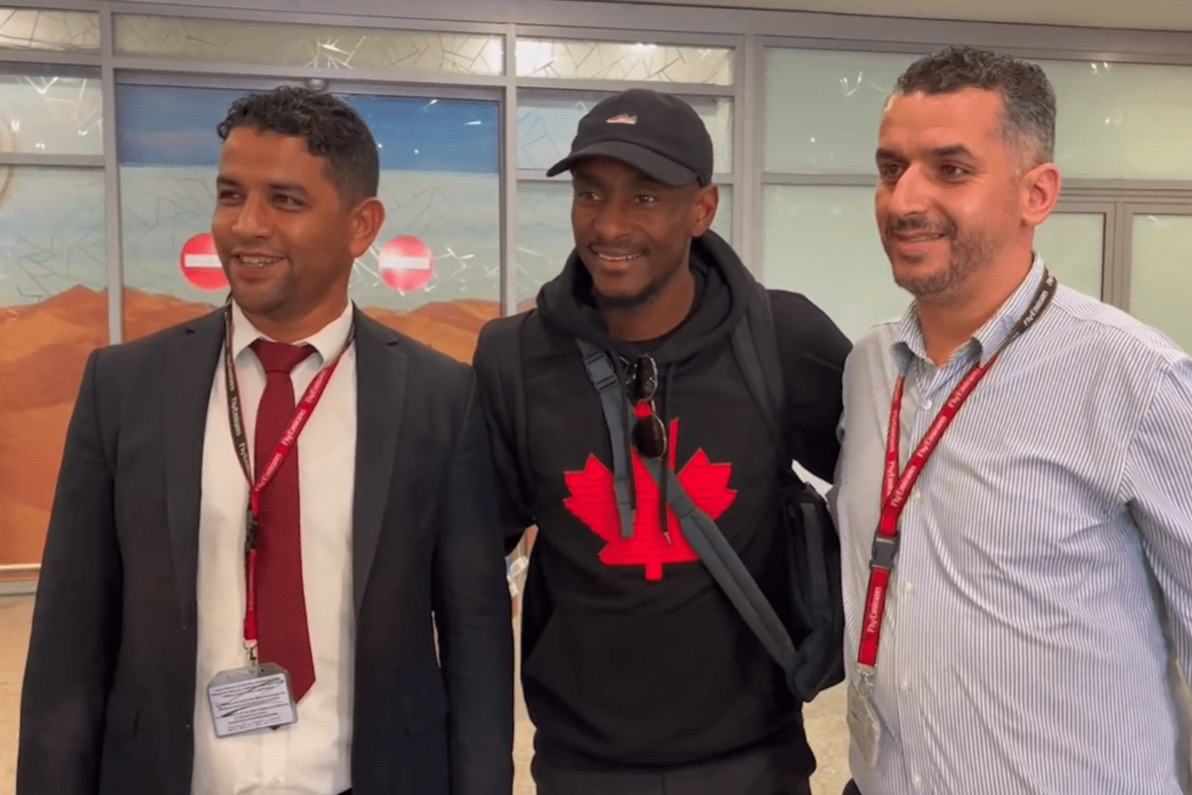 المدرب موكوينا يصل الى الدارالبيضاء