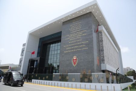 عناصر الشرطة بمنطقة أمن أنفا بمدينة الدار البيضاء،توقف صاحب الفيديو المتداول على شبكات التواصل الاجتماعي.