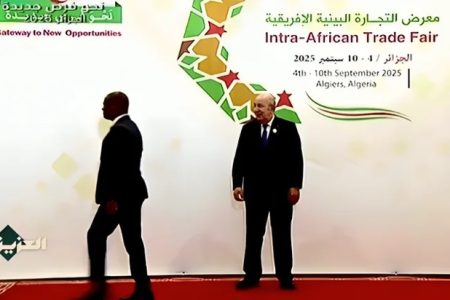 رئيس البوروندي يتجاهل تبون و الاخير مصدوم